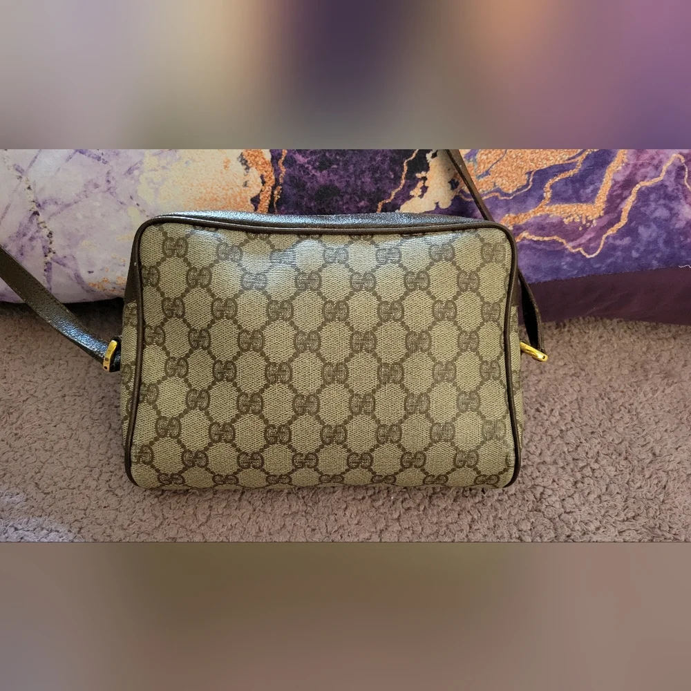 Authentic Gucci Sherry Line Bag With GG Pattern - Picture 3 of 16